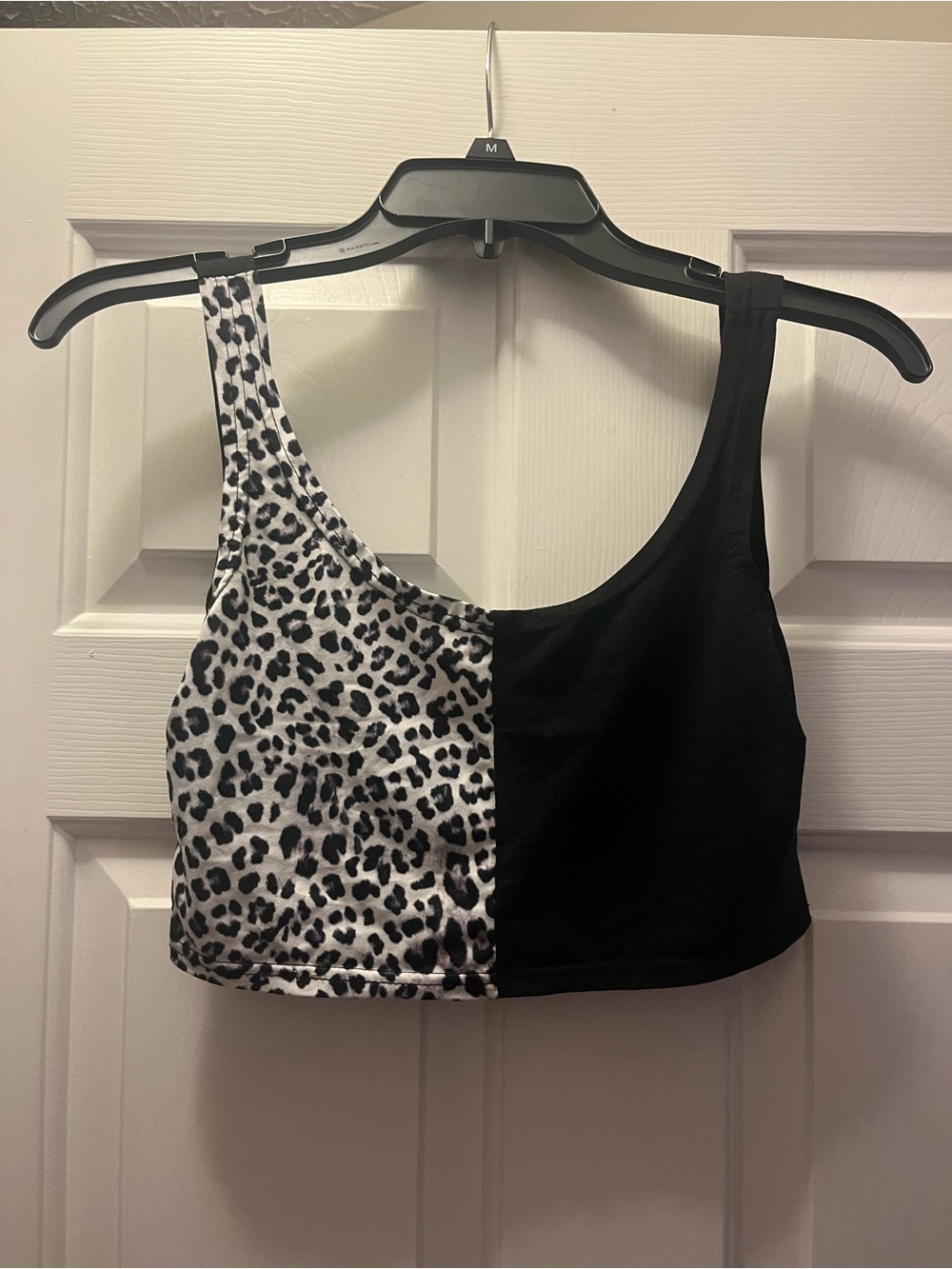 Romwe Black Cheetah Print Cropped Tank Top Size S